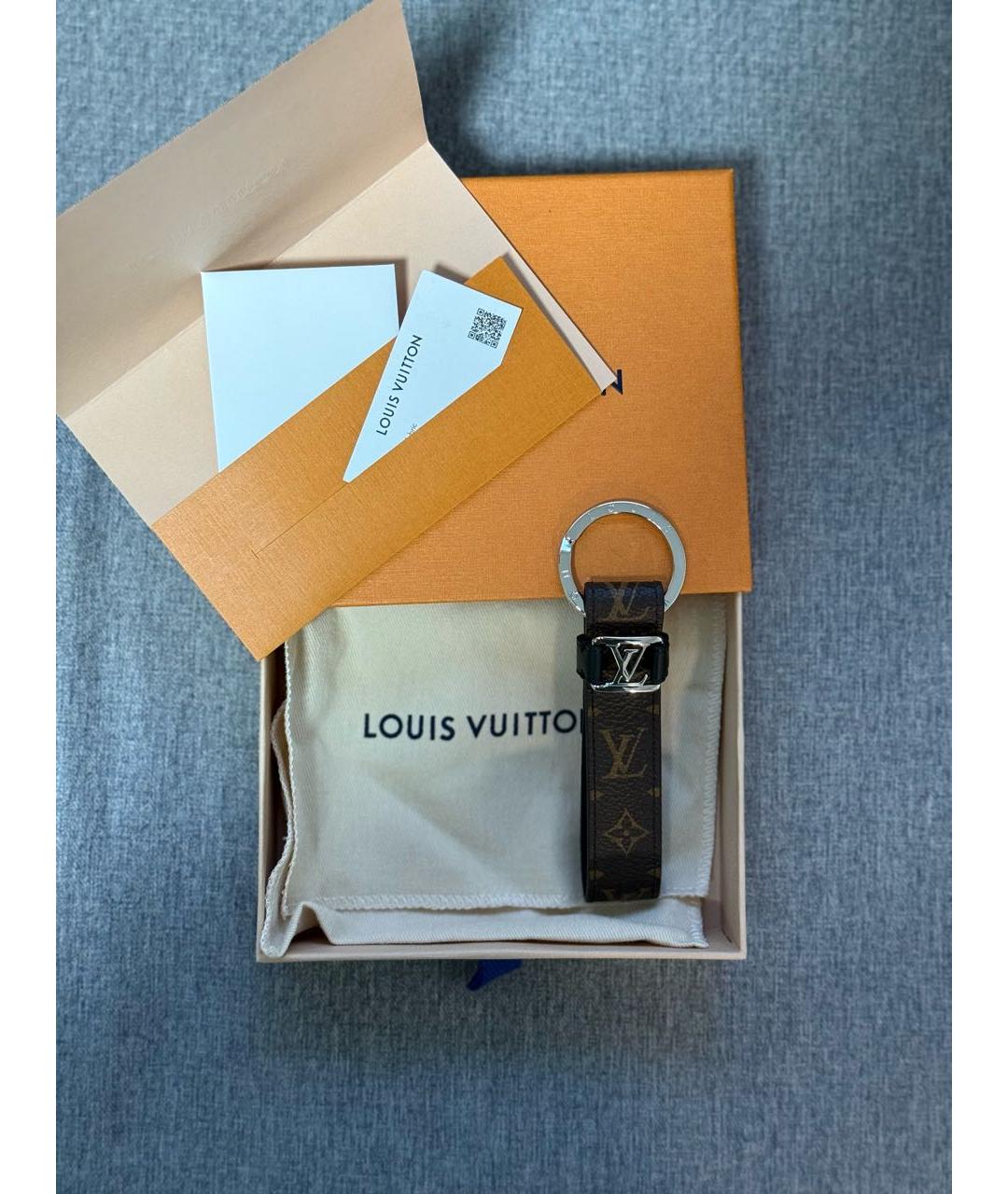 LOUIS VUITTON Коричневый брелок, фото 2