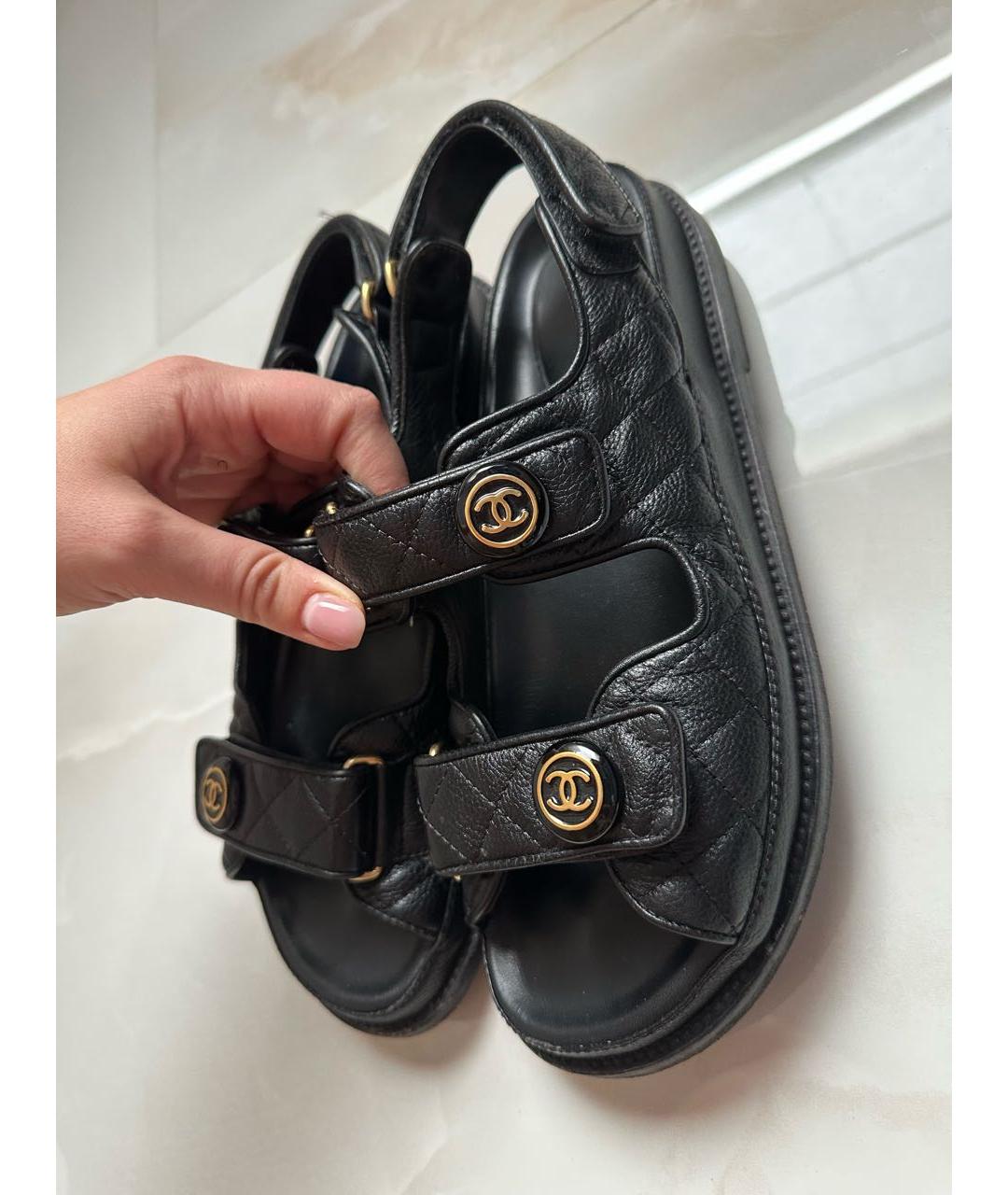 CHANEL Черные кожаные сандалии, фото 6