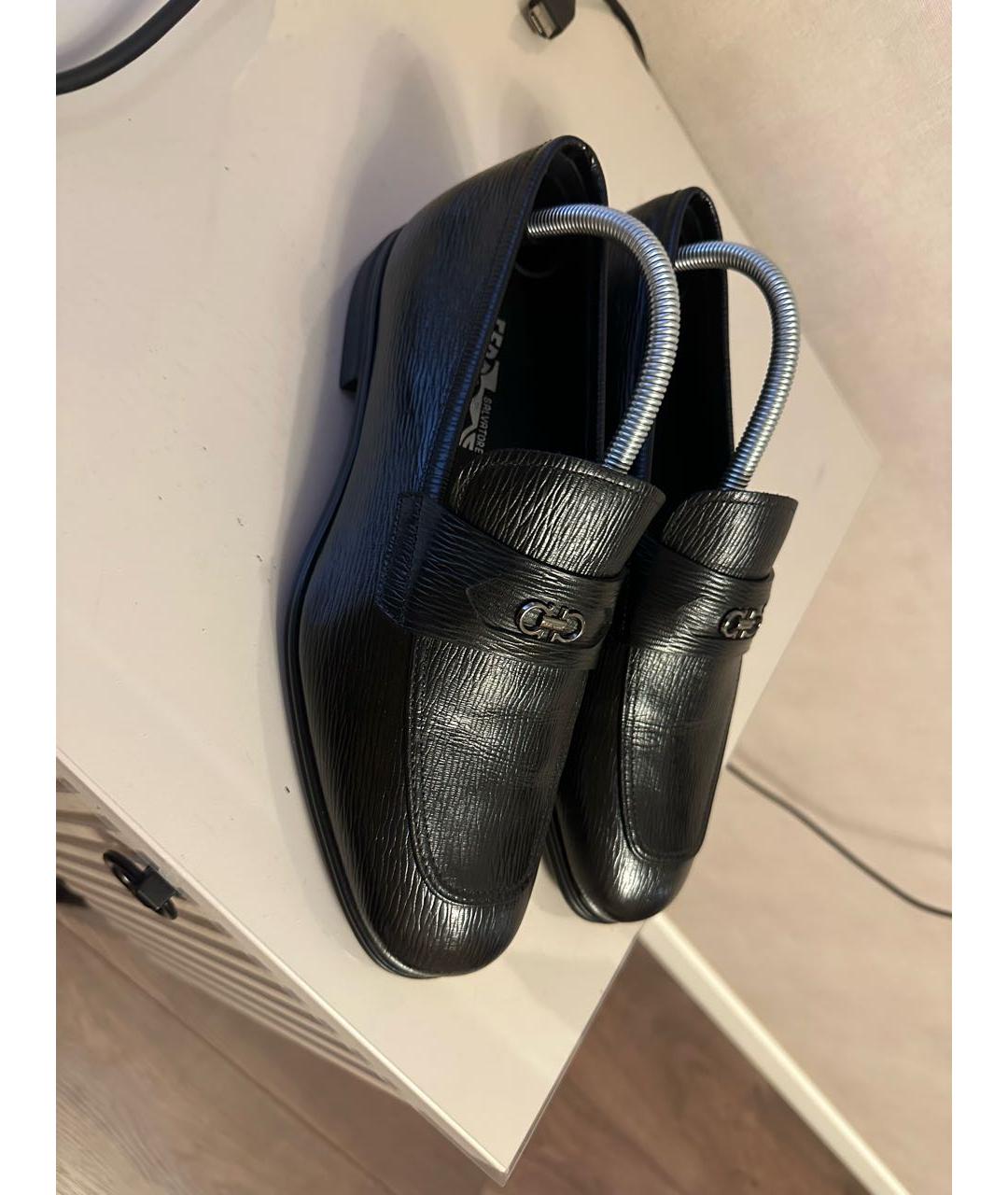 FERRAGAMO Черные кожаные лоферы, фото 2