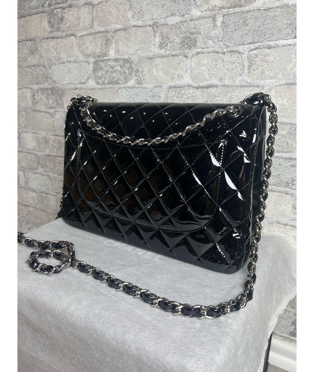 CHANEL Черная сумка через плечо из лакированной кожи, фото 4