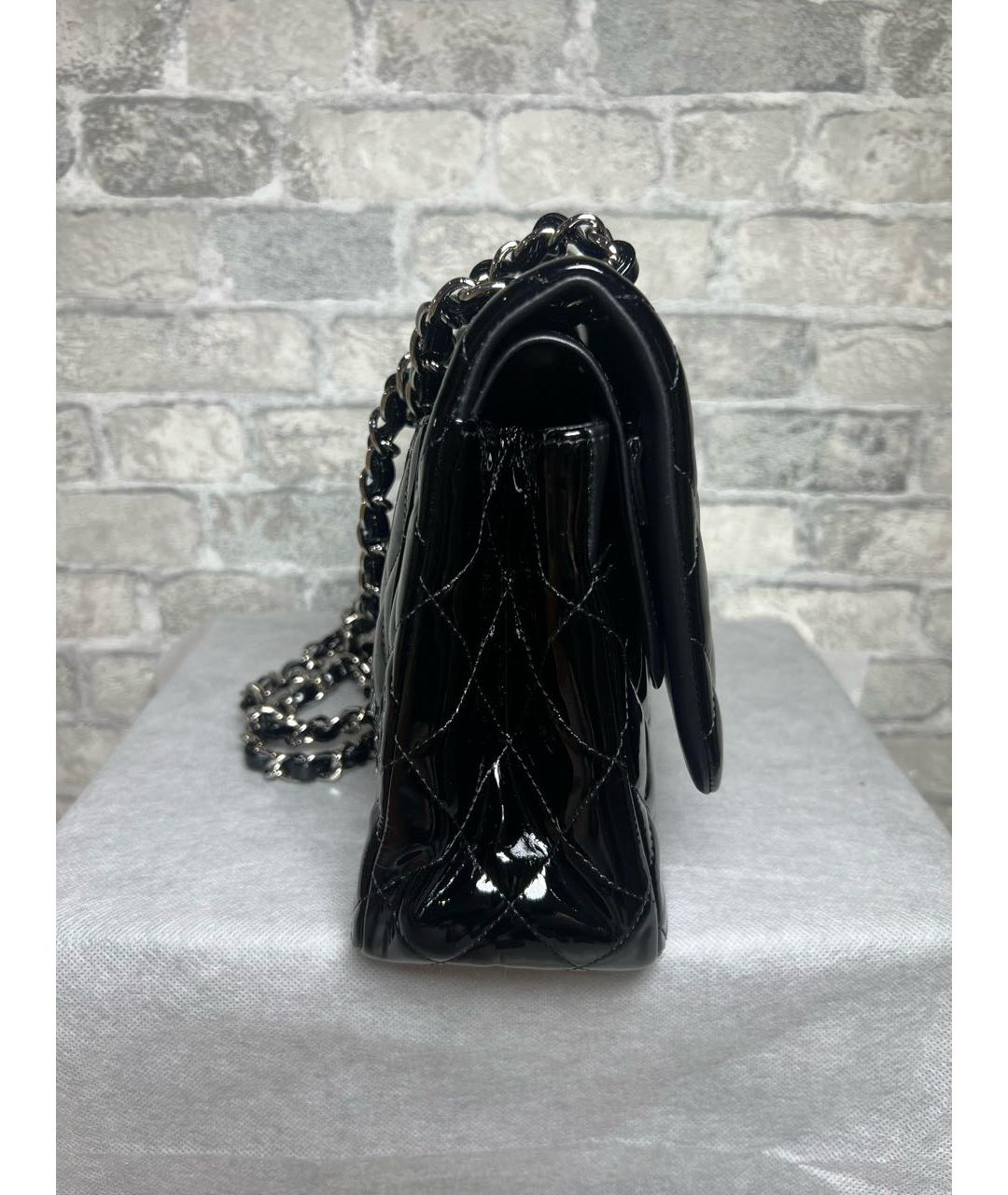 CHANEL Черная сумка через плечо из лакированной кожи, фото 5