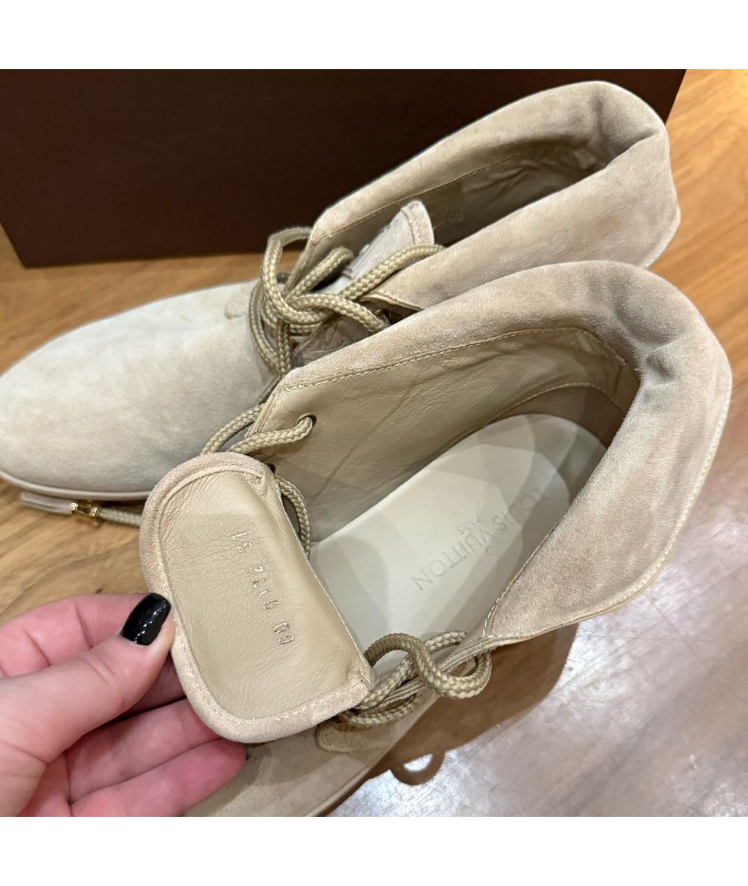 LOUIS VUITTON Бежевые замшевые ботинки, фото 4