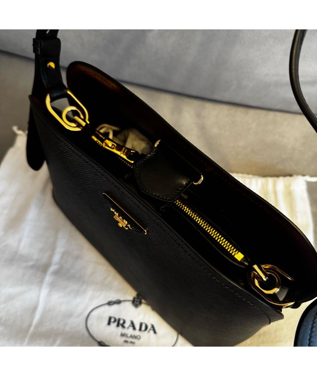 PRADA Черная кожаная сумка через плечо, фото 5