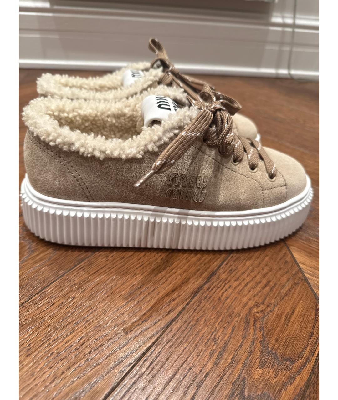 MIU MIU Бежевые замшевые кеды, фото 5