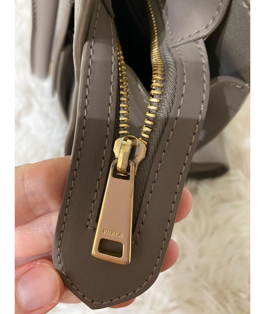 FURLA Серая кожаная сумка с короткими ручками, фото 2