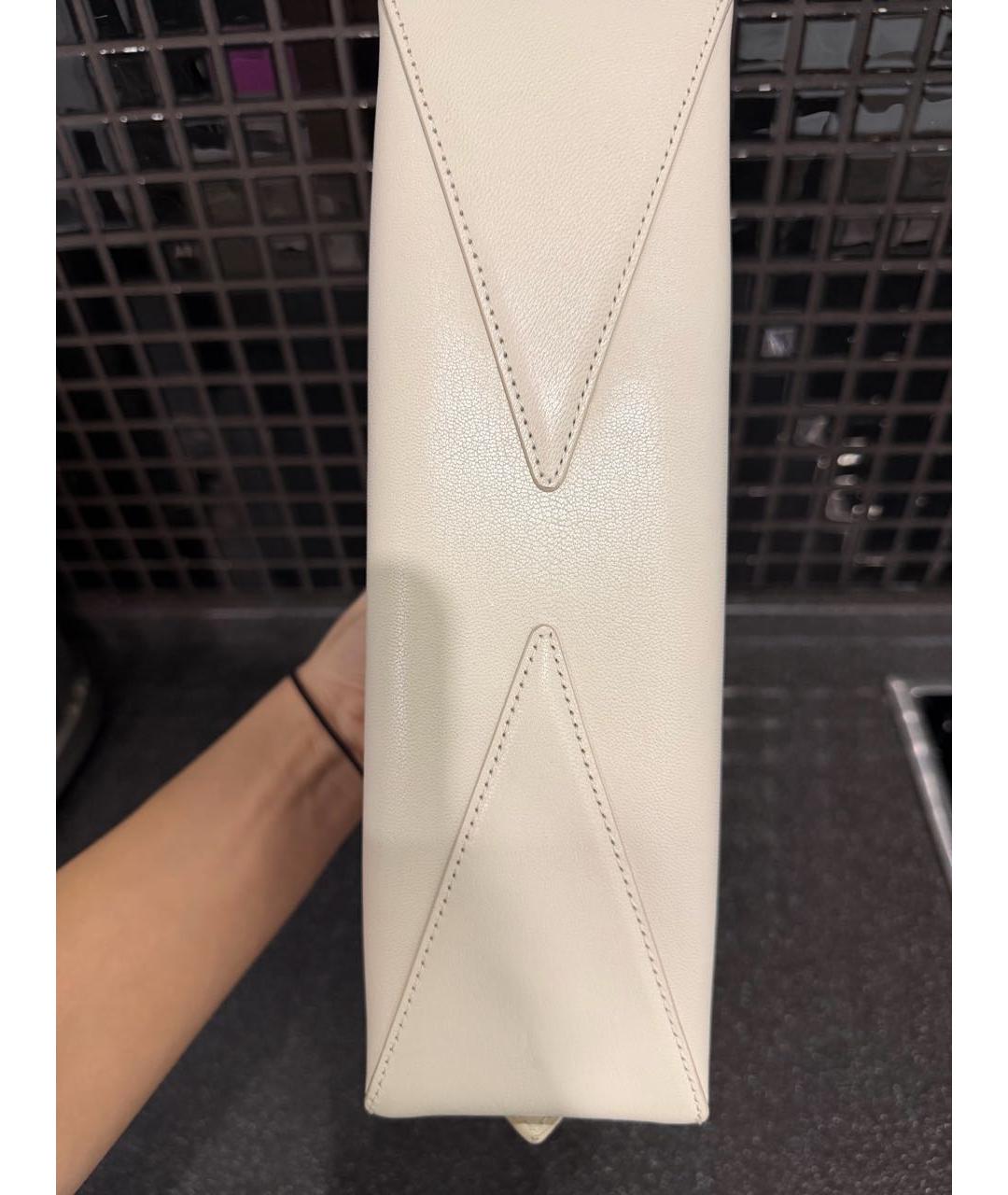 ALAIA Белая кожаная сумка с короткими ручками, фото 5