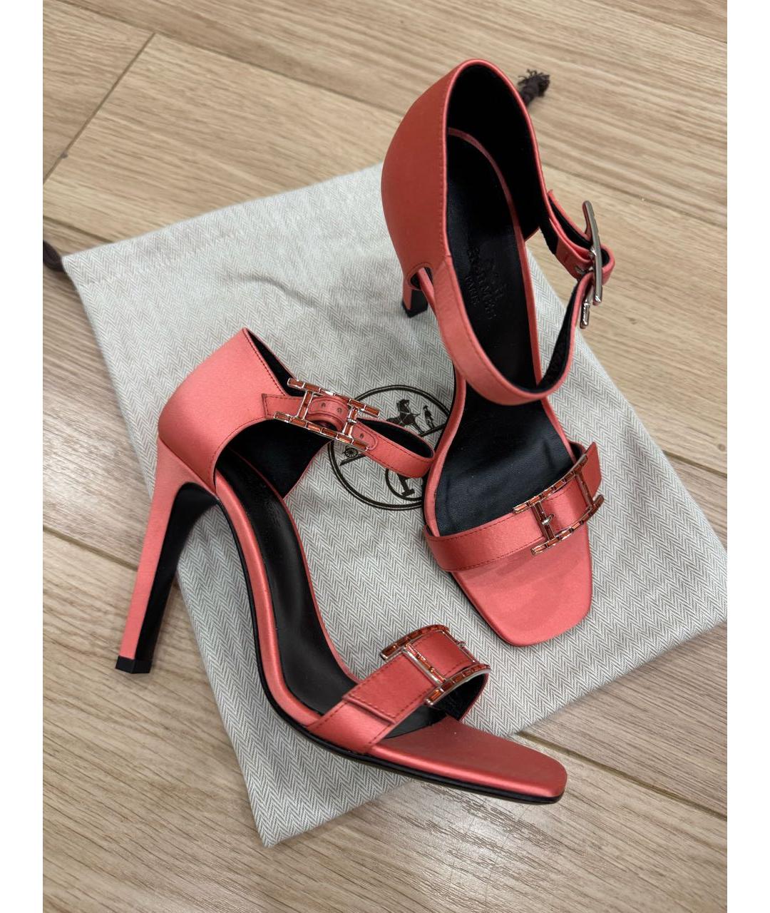 HERMES Коралловые текстильные босоножки, фото 4