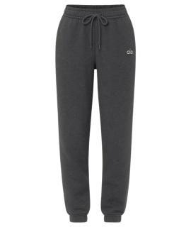 ALO YOGA Спортивные брюки и шорты