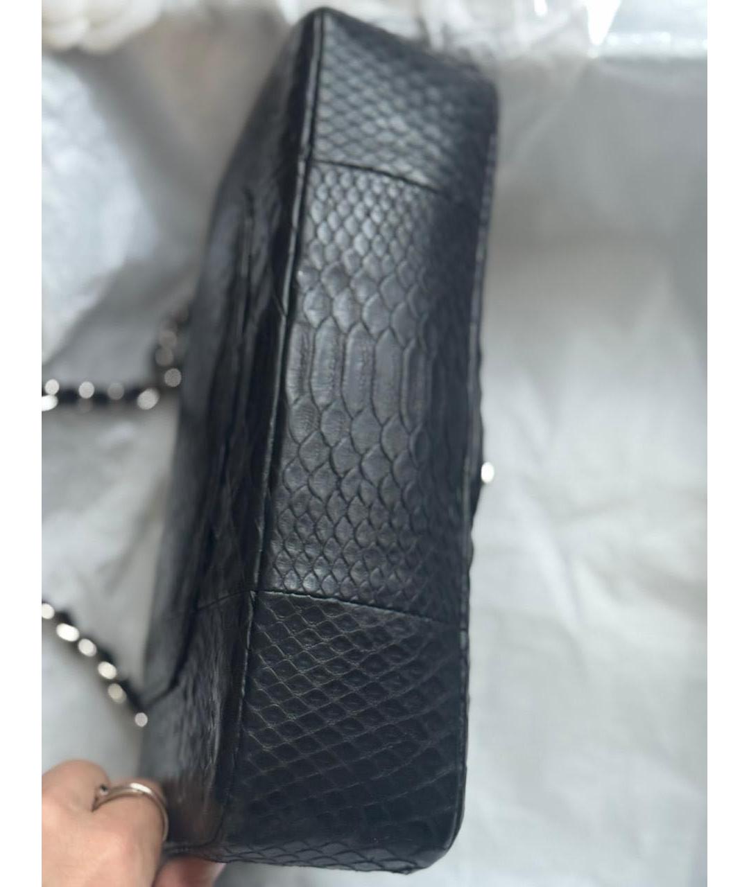 CHANEL Черная сумка через плечо из экзотической кожи, фото 6