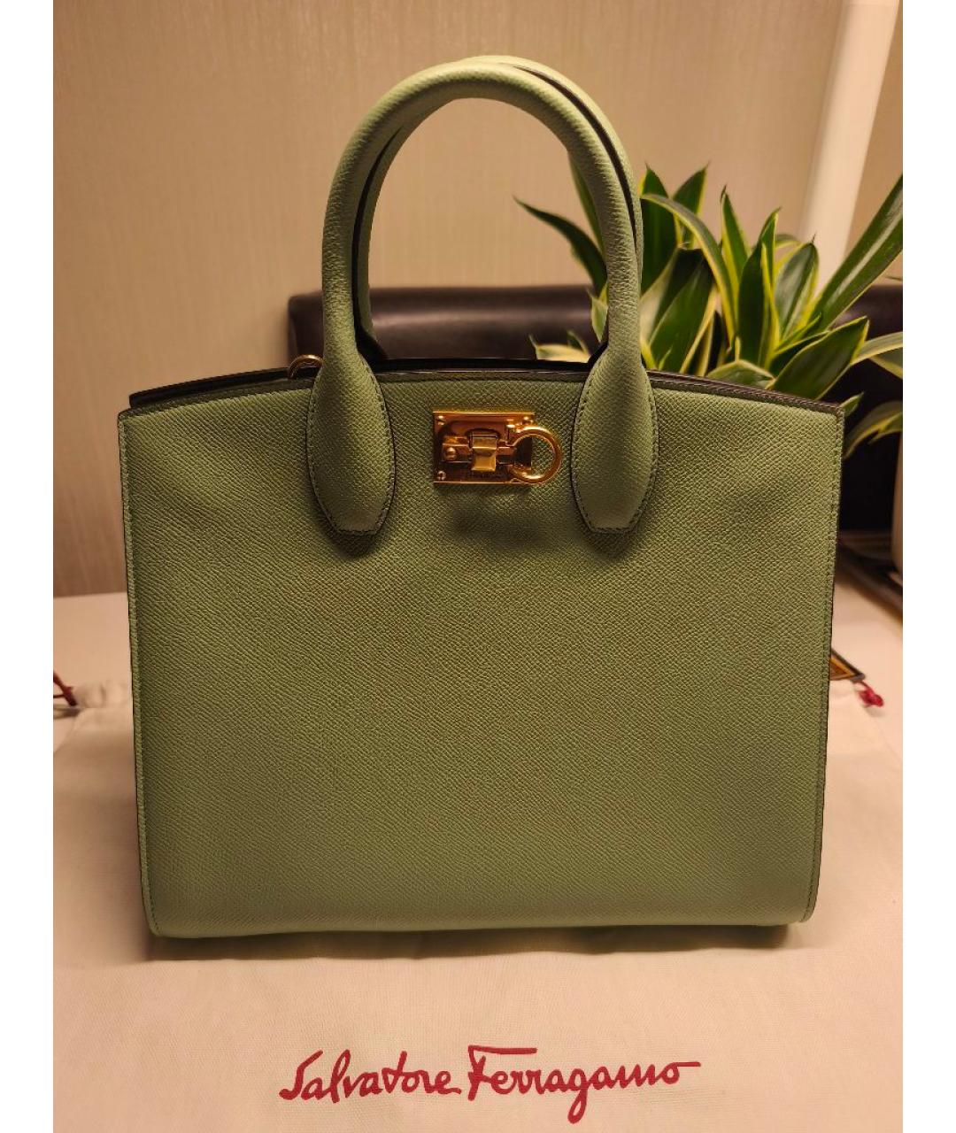 FERRAGAMO Салатовая кожаная сумка с короткими ручками, фото 6