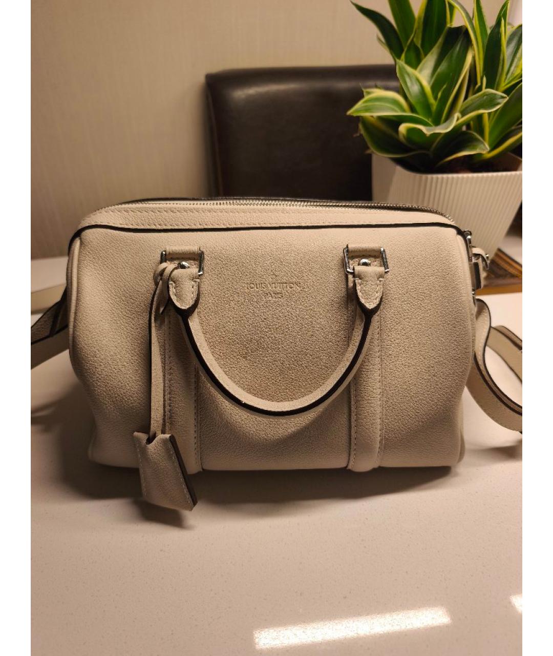 LOUIS VUITTON Бежевая кожаная сумка с короткими ручками, фото 5