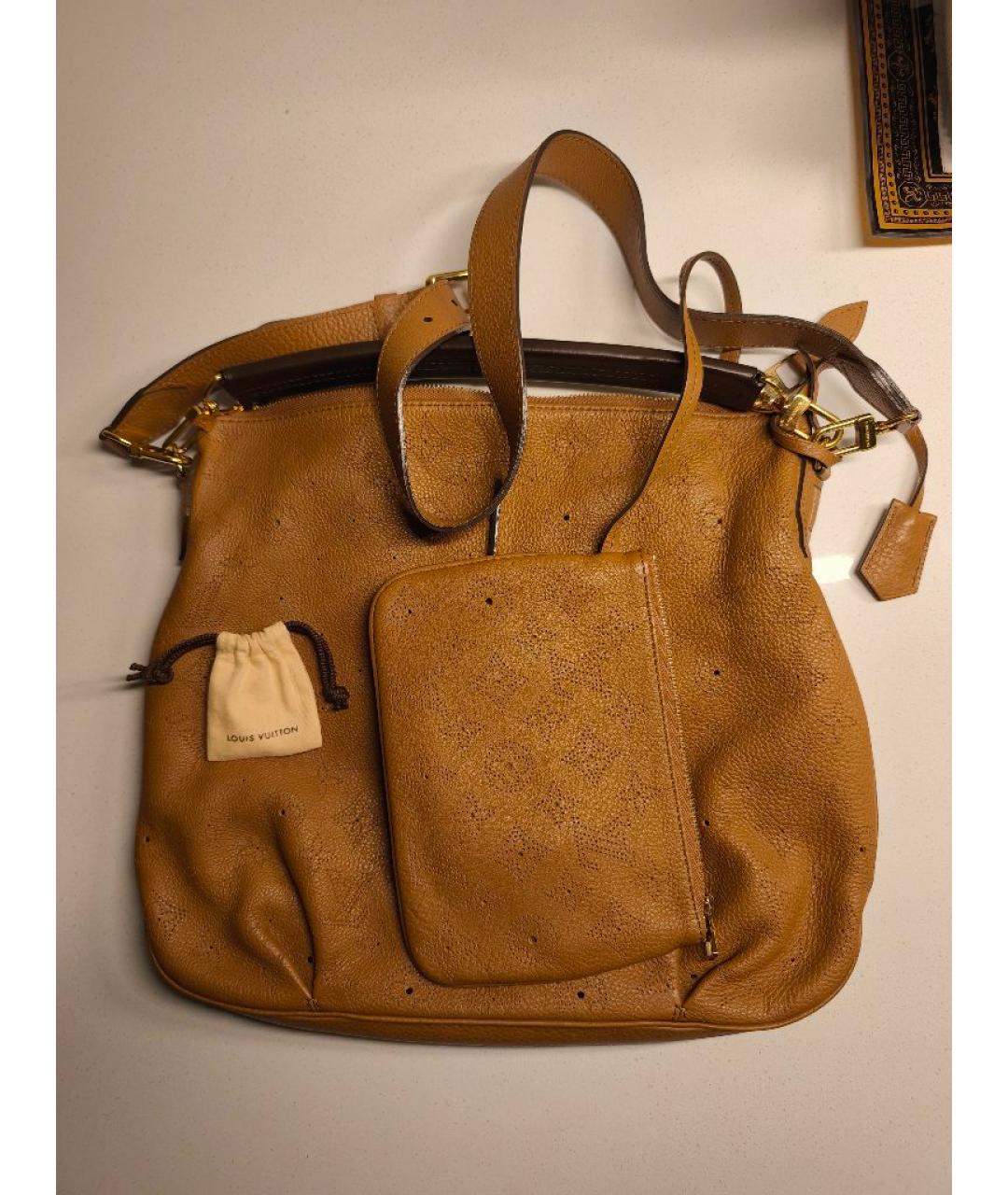 LOUIS VUITTON Коричневая кожаная сумка с короткими ручками, фото 3