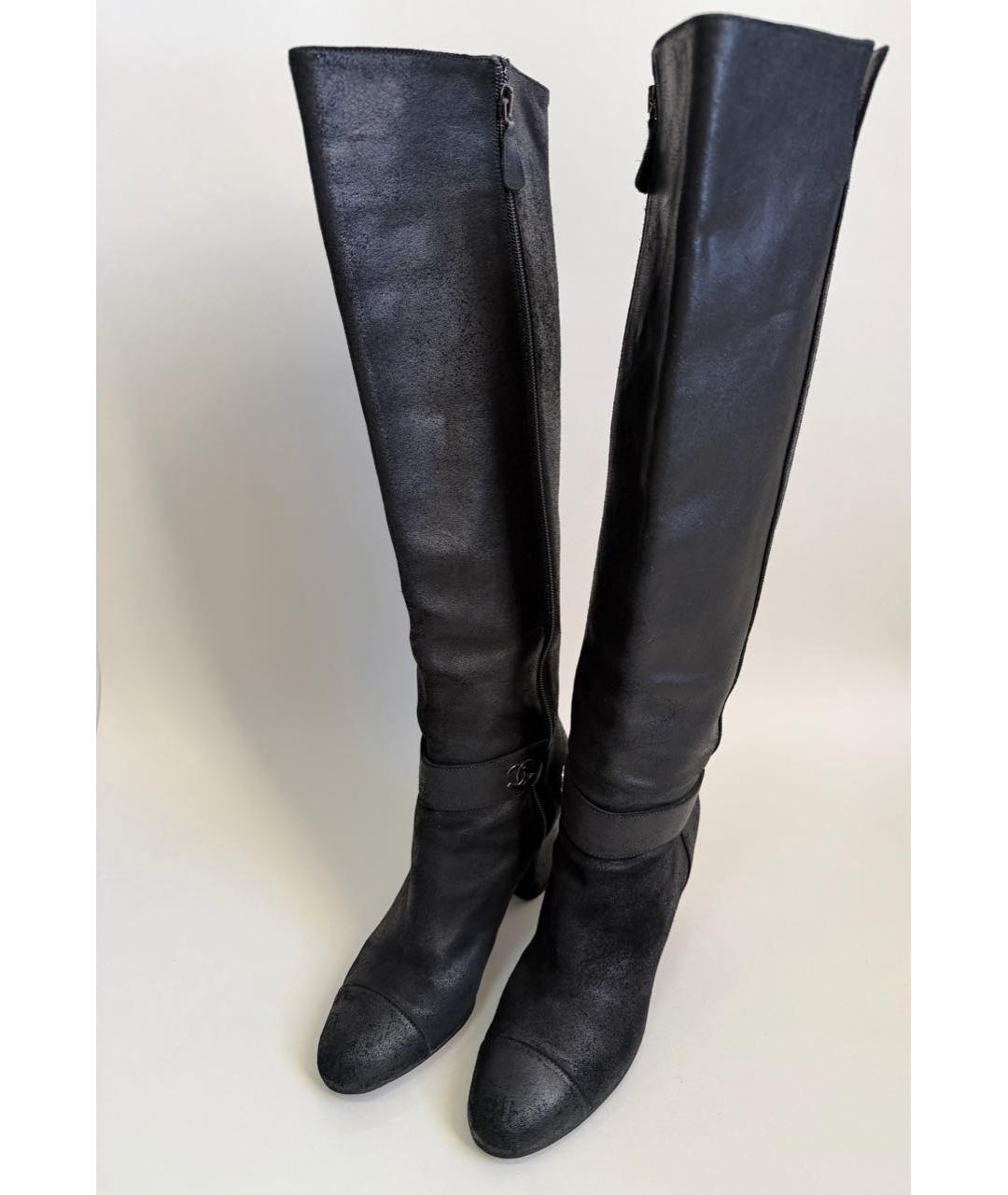 CHANEL Черные замшевые сапоги, фото 2