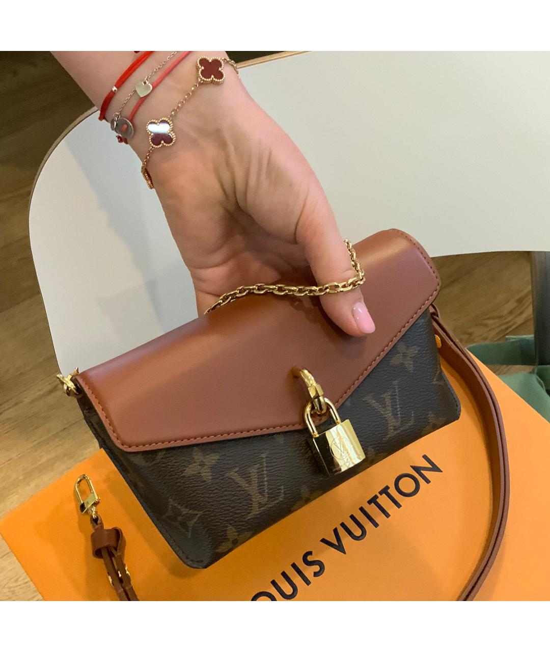 LOUIS VUITTON Коричневая сумка через плечо, фото 7