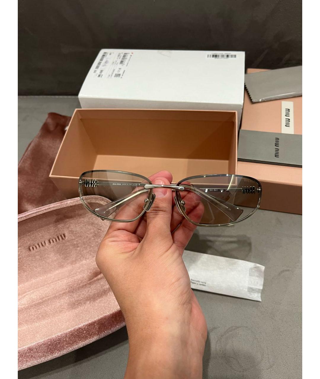 MIU MIU Серебряные металлические солнцезащитные очки, фото 3