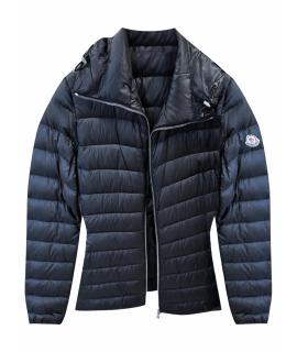 MONCLER Пуховик
