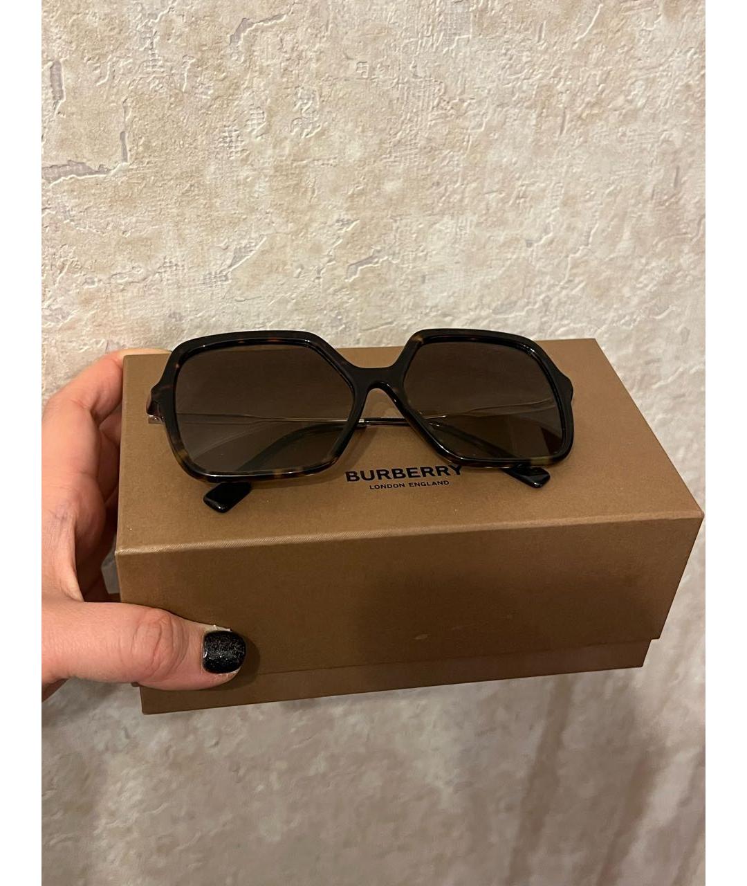 BURBERRY Коричневые пластиковые солнцезащитные очки, фото 4