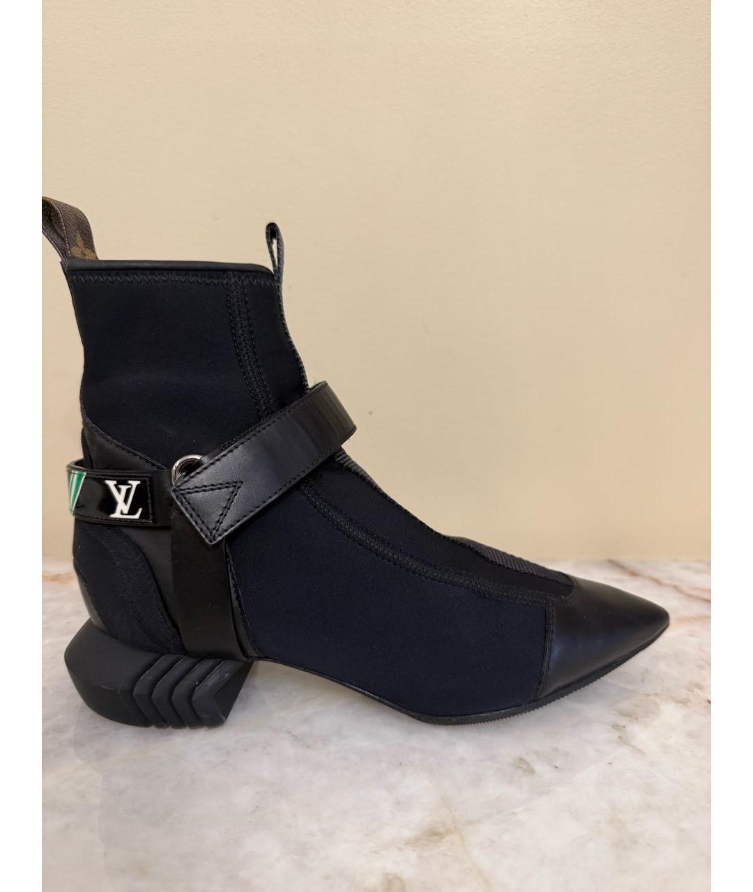 LOUIS VUITTON Черные кожаные ботильоны, фото 9