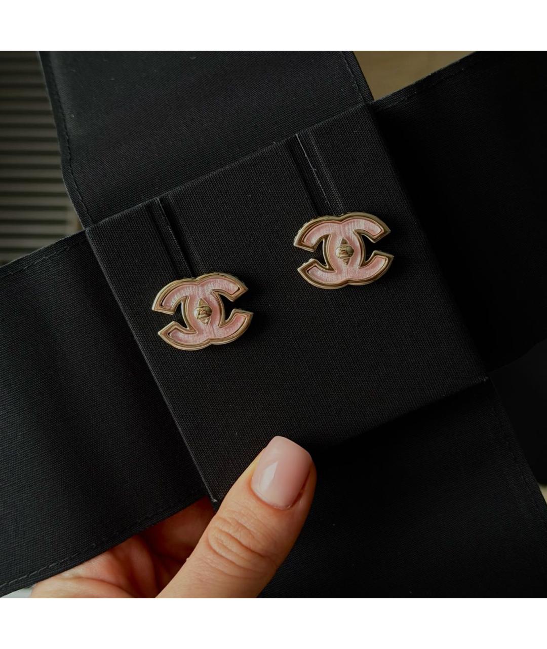 CHANEL Розовые металлические серьги, фото 3