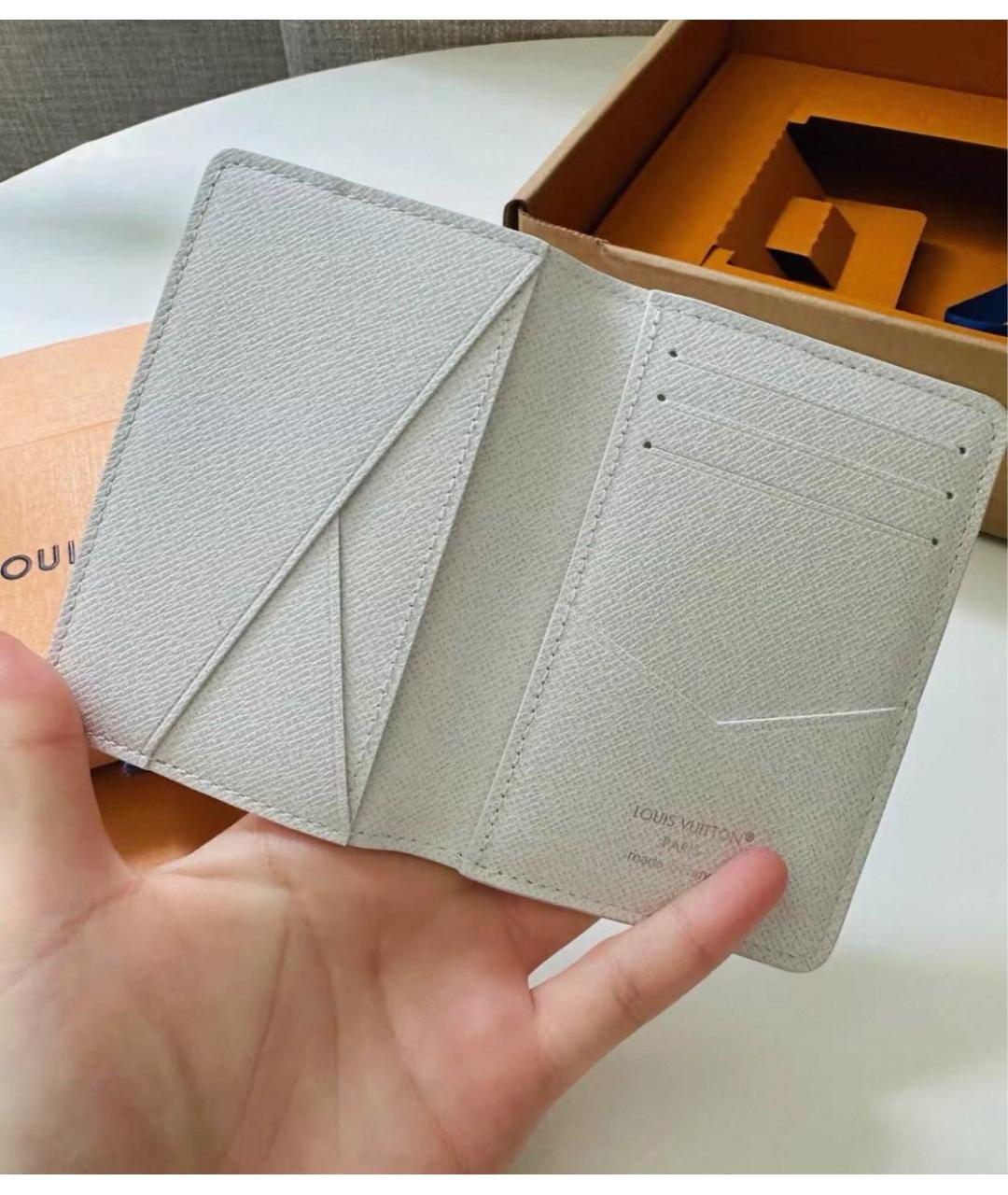 LOUIS VUITTON Белый кожаный кардхолдер, фото 4
