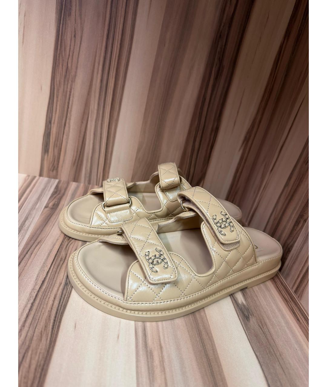 CHANEL Бежевые кожаные сандалии, фото 3