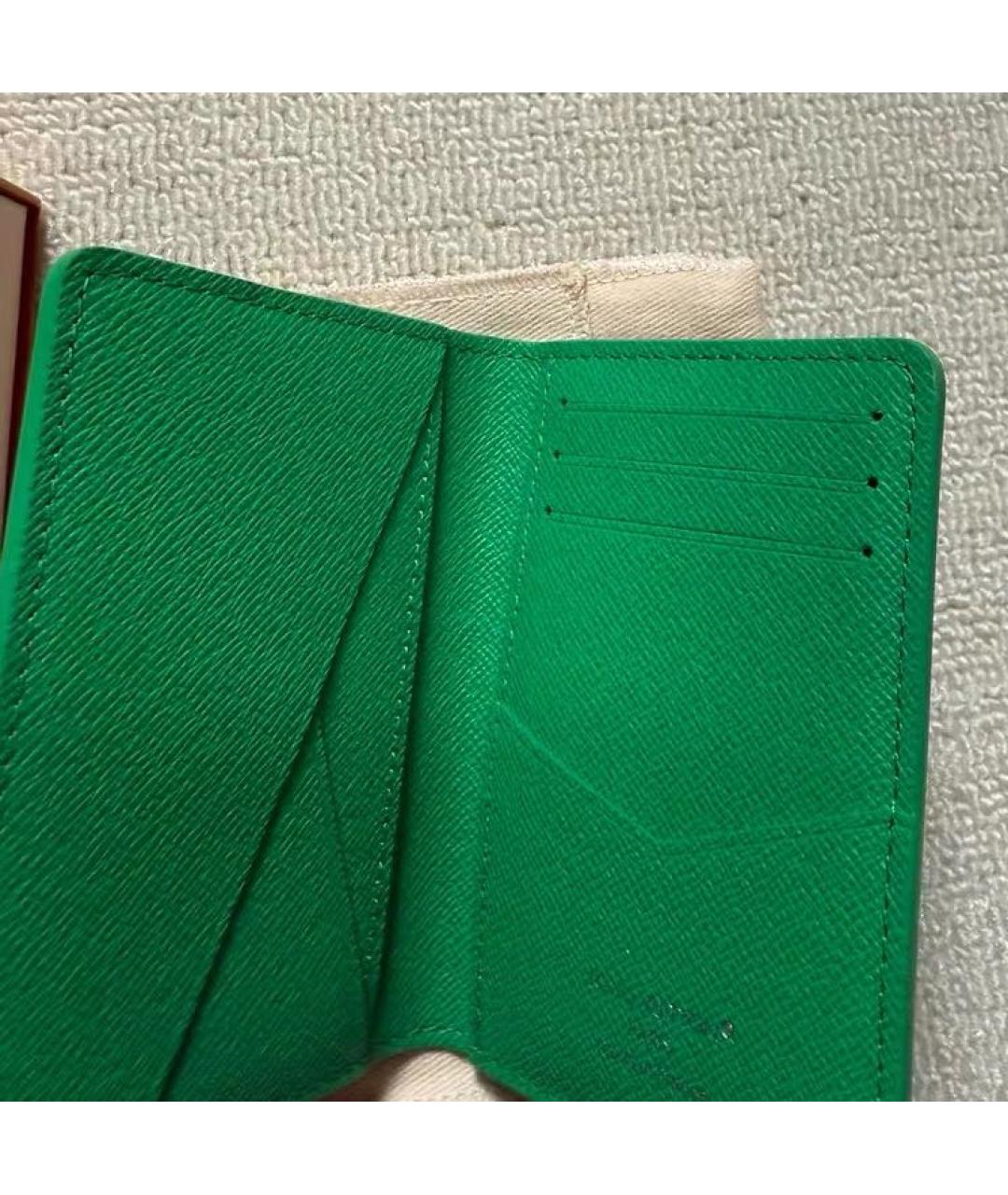 LOUIS VUITTON Зеленый кожаный кардхолдер, фото 4