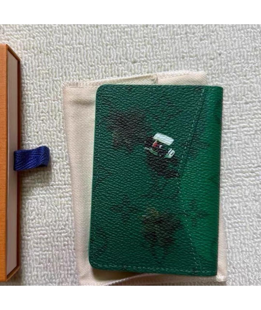 LOUIS VUITTON Зеленый кожаный кардхолдер, фото 3