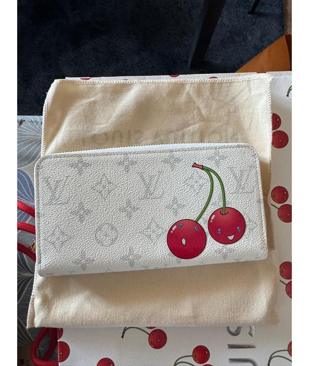 LOUIS VUITTON Белый кожаный кошелек, фото 7