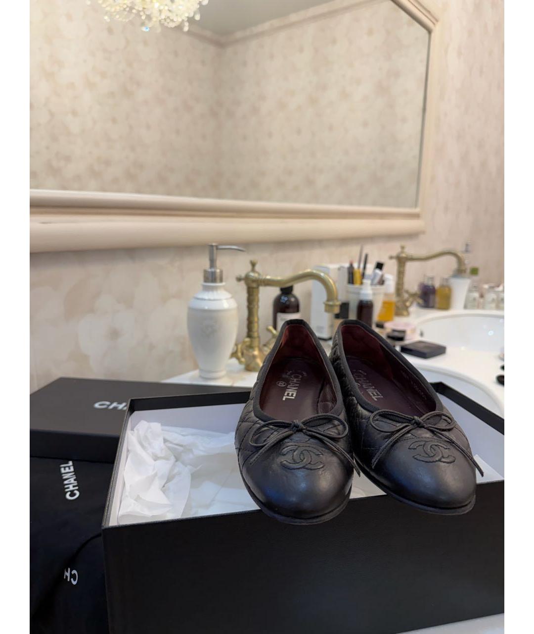 CHANEL Черные кожаные балетки, фото 2