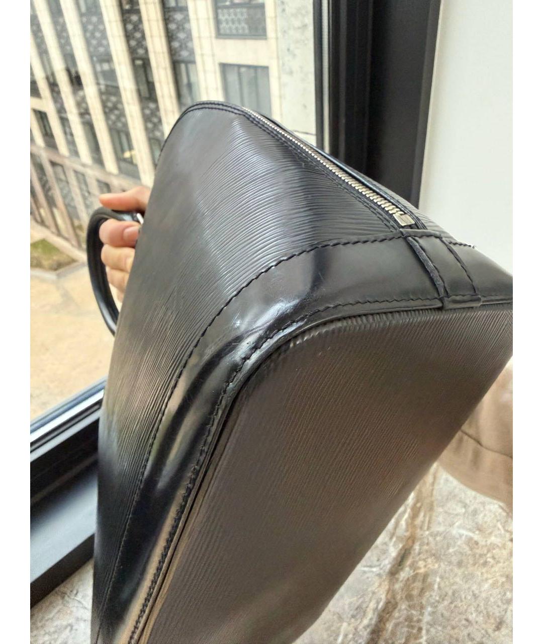 LOUIS VUITTON Черная кожаная сумка с короткими ручками, фото 5