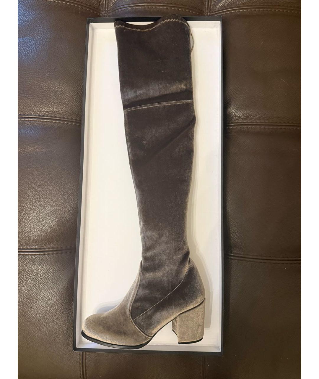 STUART WEITZMAN Серые бархатные ботфорты, фото 5
