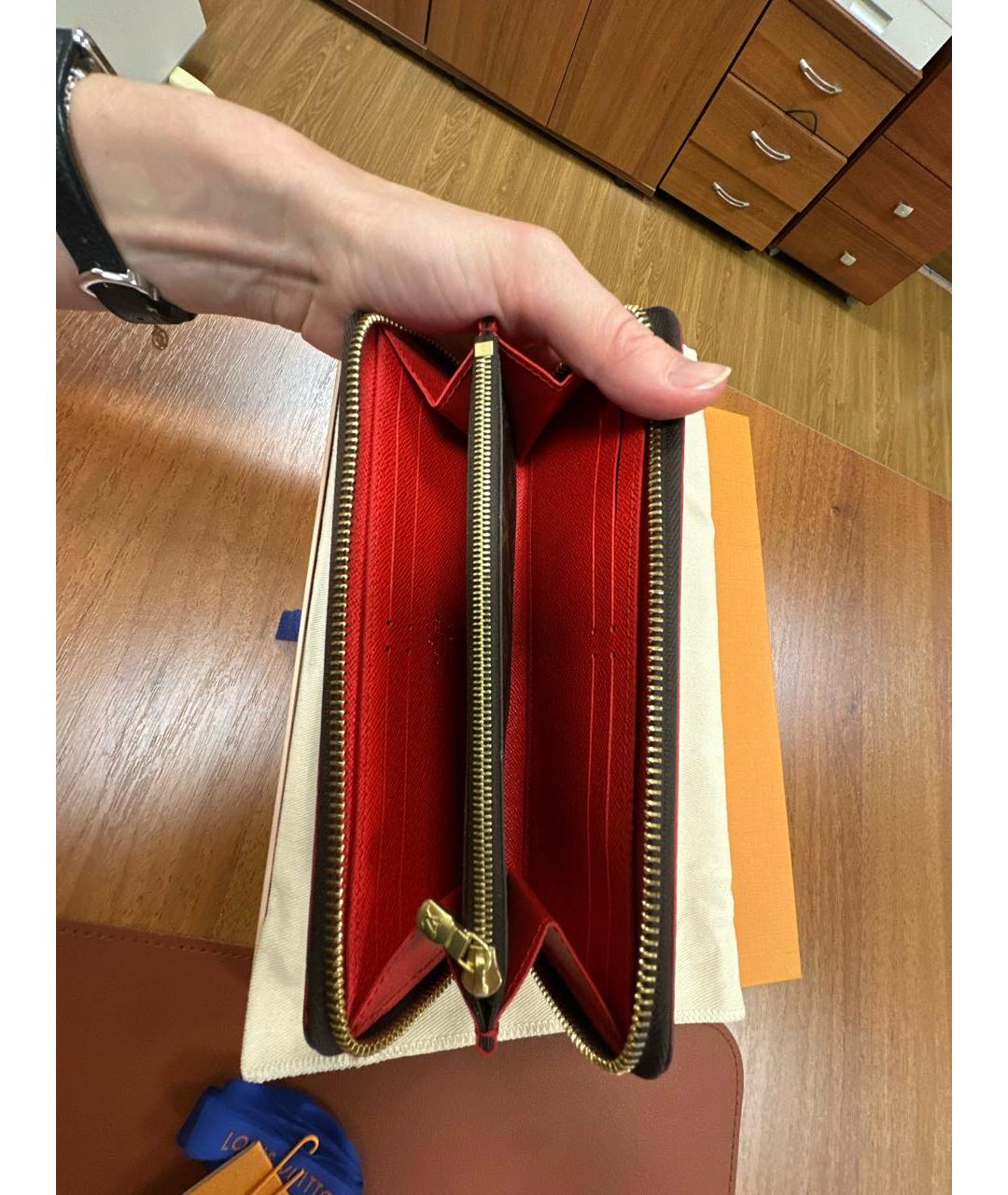 LOUIS VUITTON Коричневый кожаный кошелек, фото 4