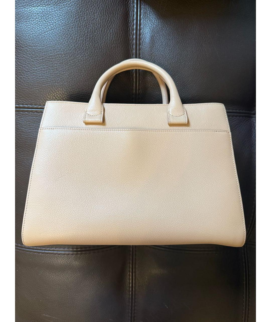 CHANEL Бежевая кожаная сумка с короткими ручками, фото 3