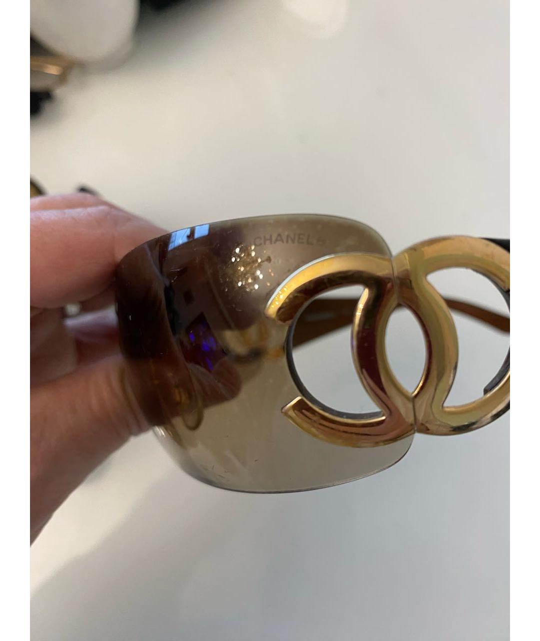 CHANEL Коричневые пластиковые солнцезащитные очки, фото 4