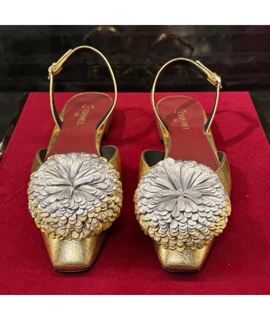CHANEL Золотые кожаные туфли, фото 4
