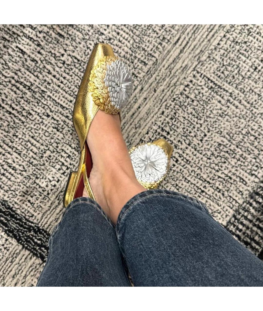 CHANEL Золотые кожаные туфли, фото 3