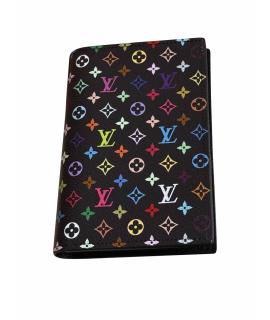 LOUIS VUITTON Обложка/футляр