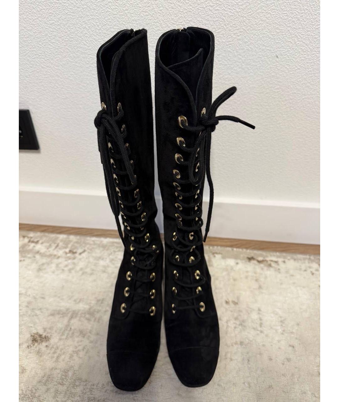 CHANEL Черные замшевые сапоги, фото 2