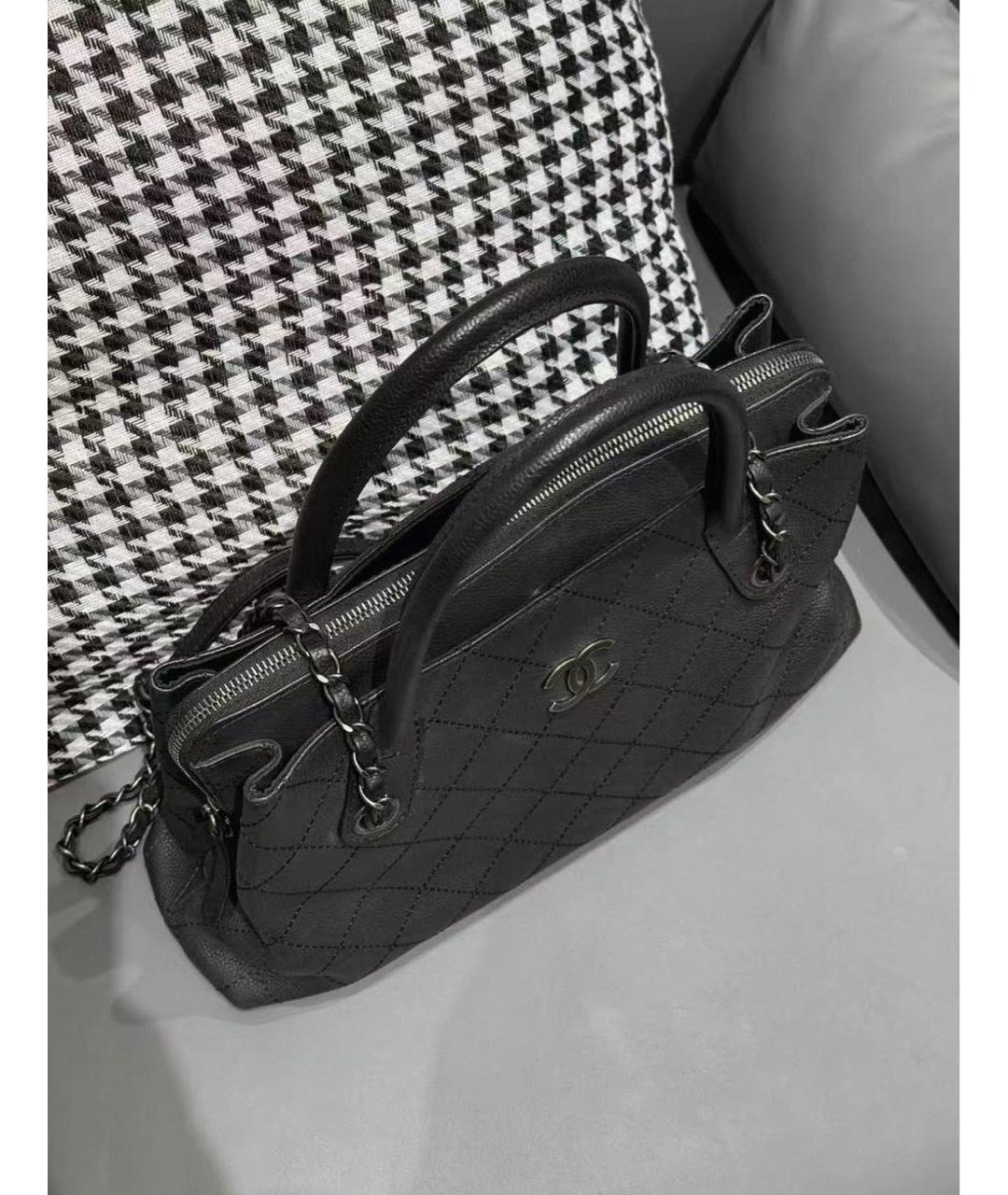 CHANEL Черная кожаная сумка с короткими ручками, фото 4