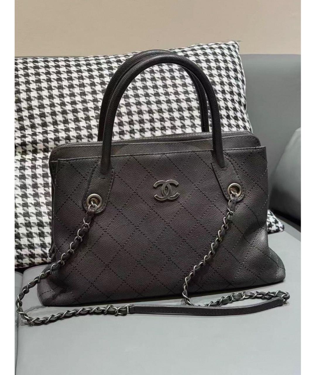 CHANEL Черная кожаная сумка с короткими ручками, фото 2