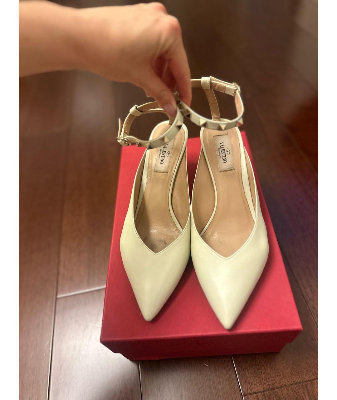 VALENTINO Бежевые кожаные туфли, фото 2
