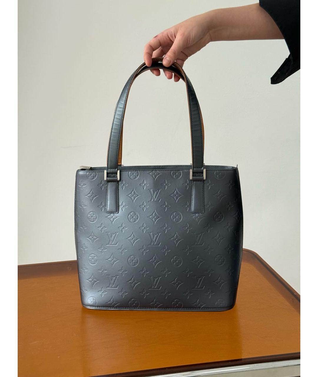 LOUIS VUITTON Антрацитовая кожаная сумка с короткими ручками, фото 9