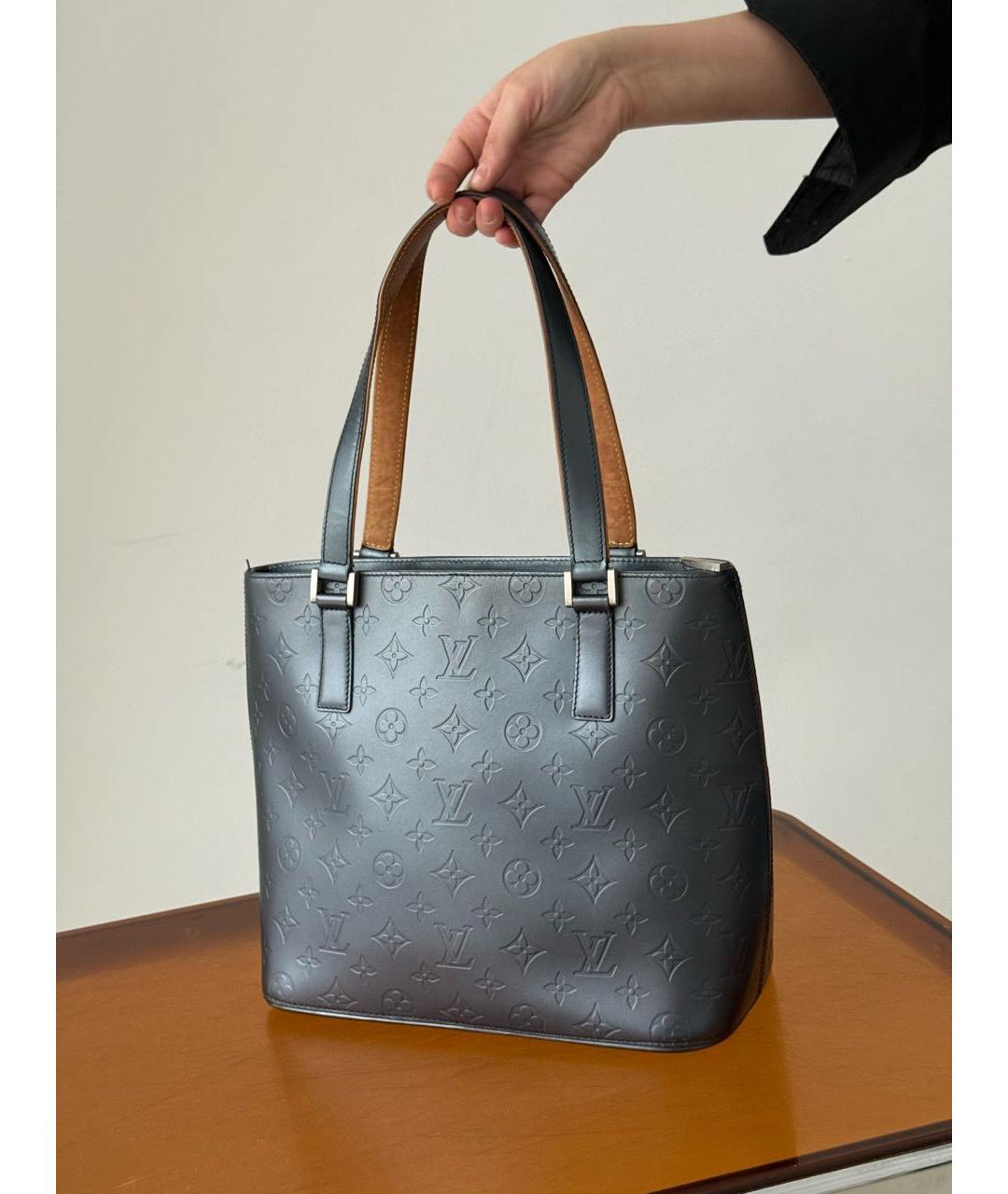 LOUIS VUITTON Антрацитовая кожаная сумка с короткими ручками, фото 3