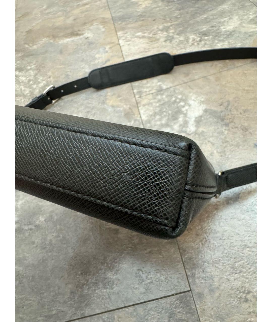 LOUIS VUITTON Черная кожаная сумка на плечо, фото 5