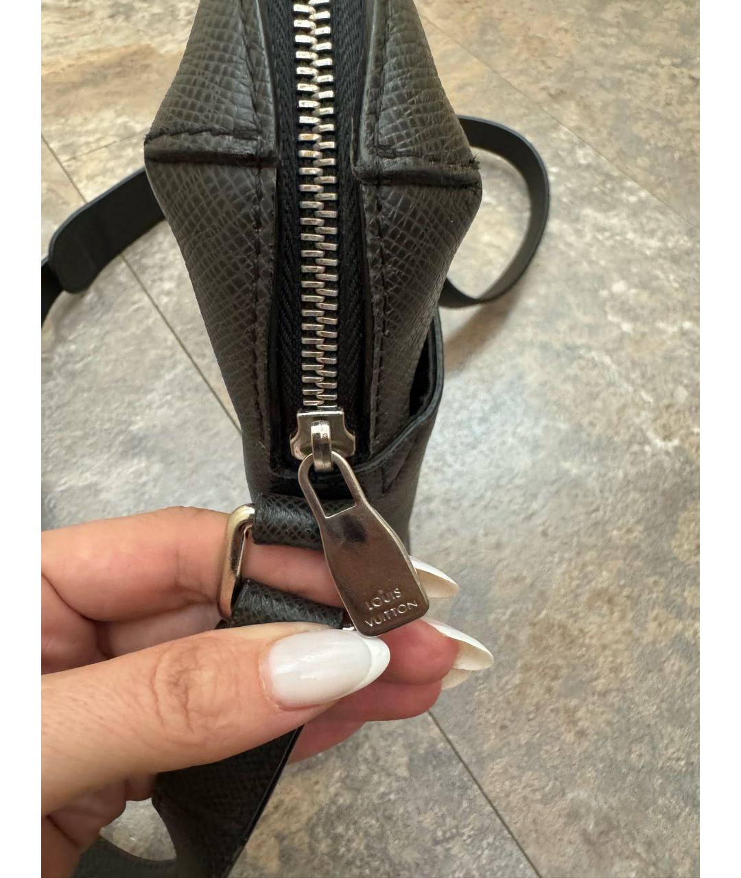 LOUIS VUITTON Черная кожаная сумка на плечо, фото 4