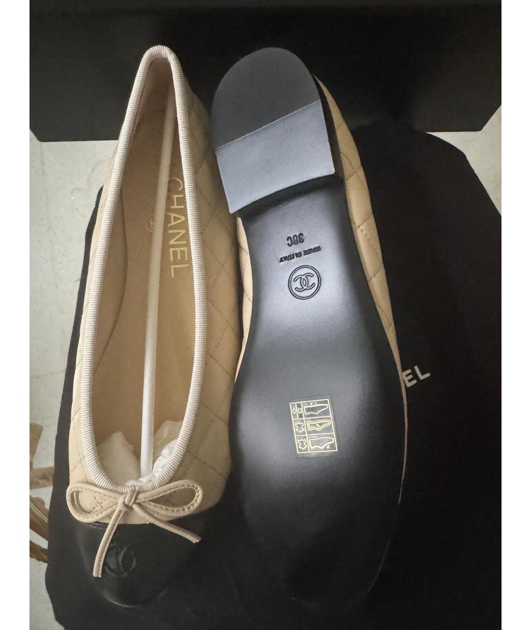 CHANEL Бежевые кожаные балетки, фото 2
