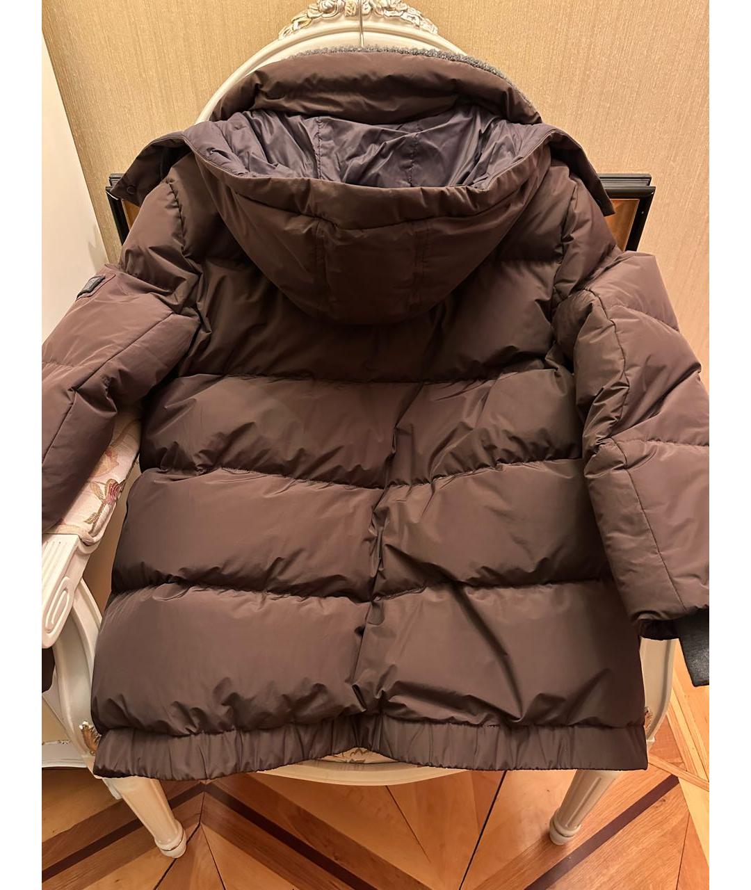 BRUNELLO CUCINELLI Коричневый полиэстеровый пуховик, фото 2