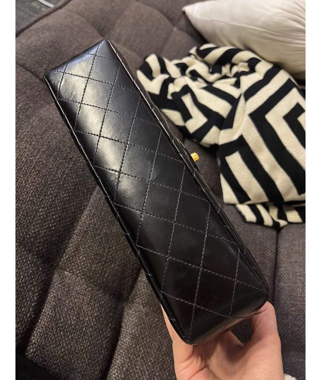 CHANEL Черная кожаная сумка с короткими ручками, фото 6