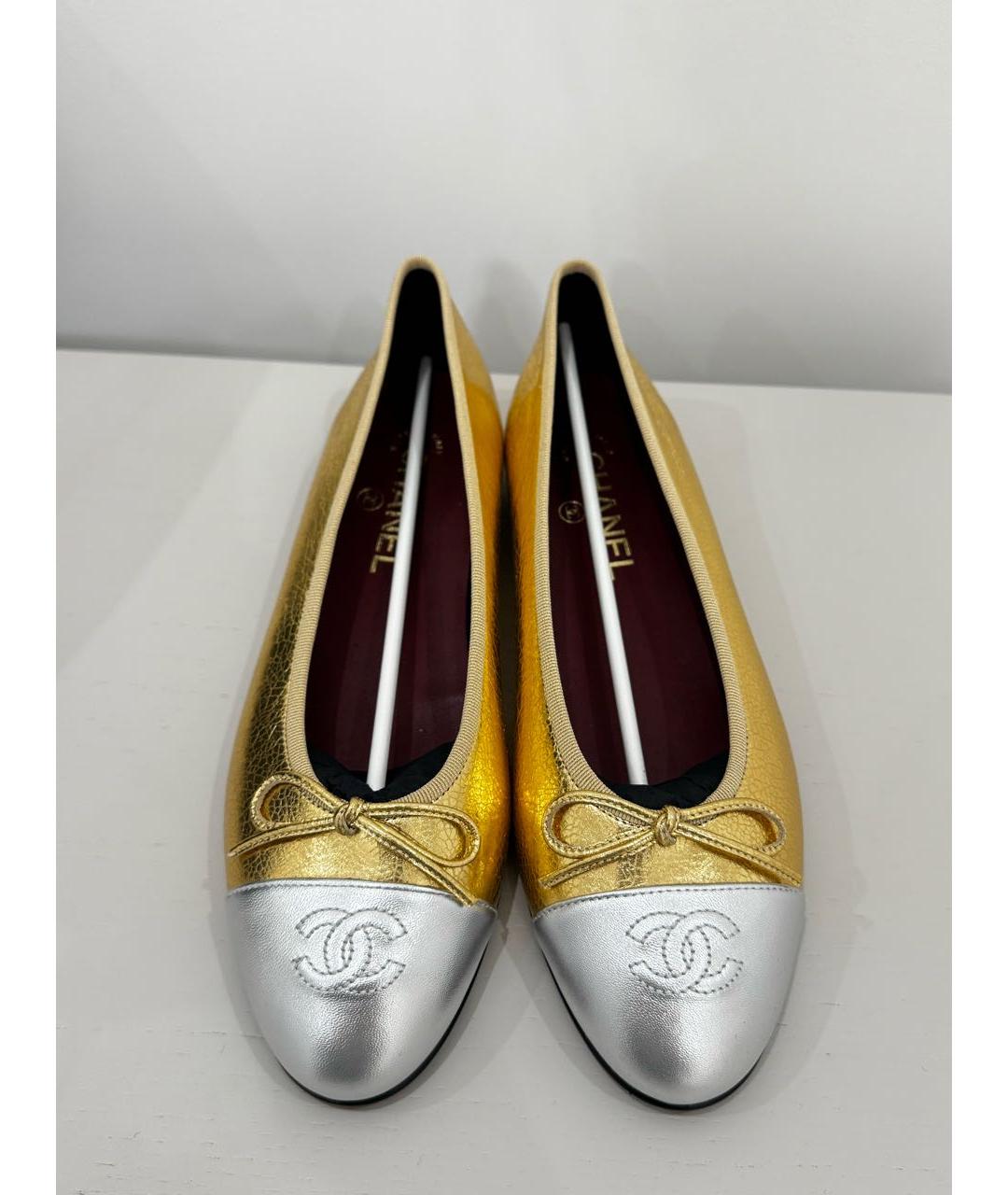 CHANEL Золотые кожаные балетки, фото 3