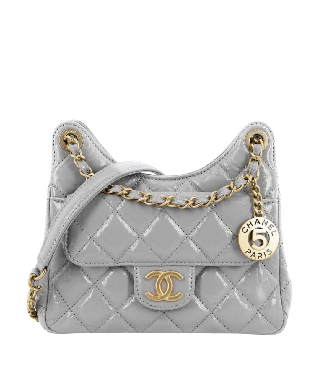 CHANEL Серая сумка через плечо из лакированной кожи, фото 1